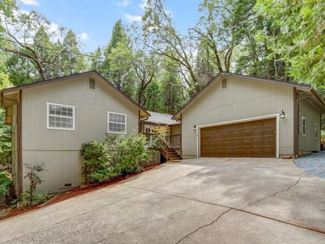 House for sale in Camino, California