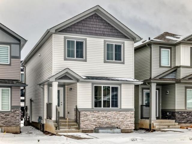 House for sale in Cy Becker, Edmonton