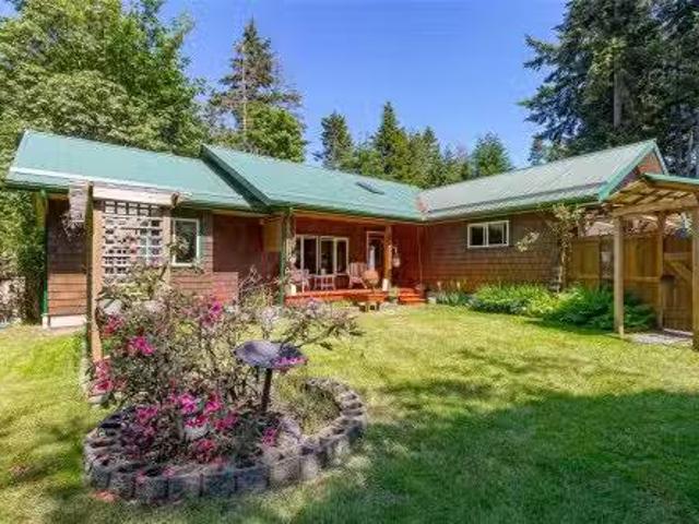 House for sale in Bowser, British Columbia