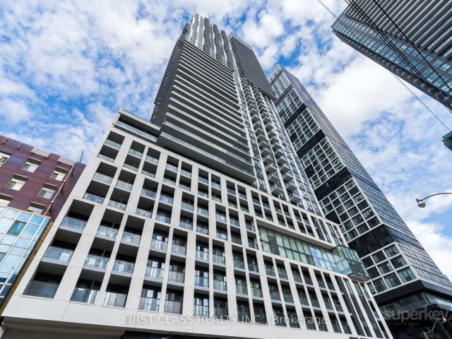 Condo for rent in Toronto Centre, Toronto