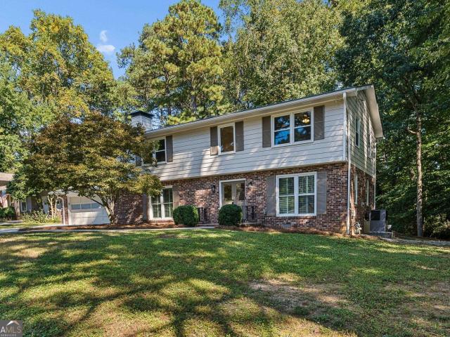 House for sale in Dunwoody, DeKalb County
