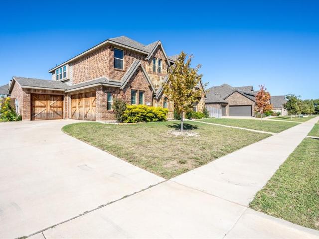 House for sale in Midlothian, Ellis County