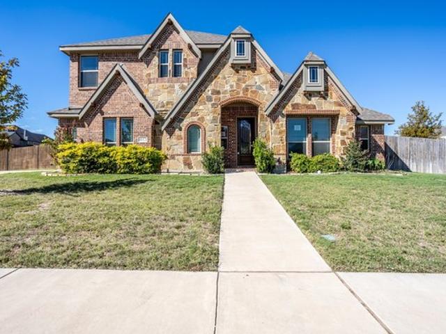 House for sale in Midlothian, Ellis County