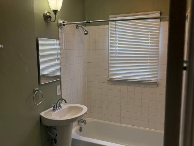 House for sale in Near Eastside, Camby