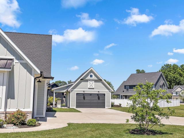 House for sale in Ellettsville, Indiana