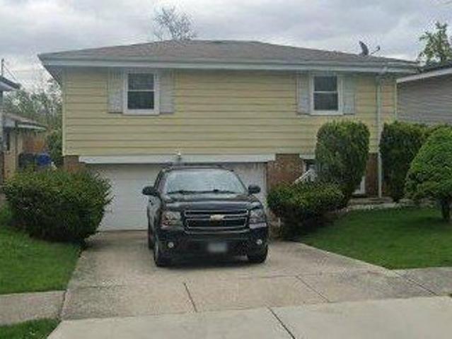 House for sale in Lyons, Illinois