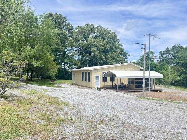 House for sale in Buncombe, Illinois