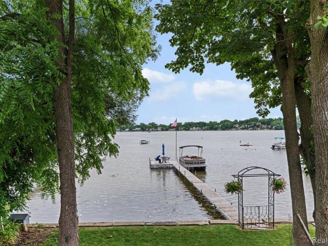 House for sale in Waterford, Michigan
