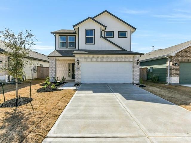 House for sale in Pinehurst, Texas
