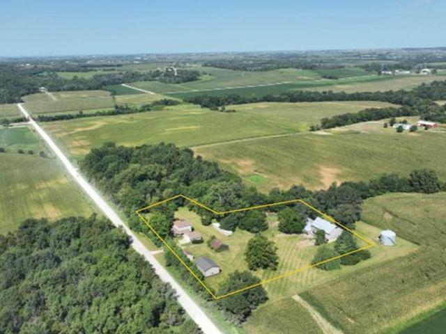 House for sale in Linn, Iowa