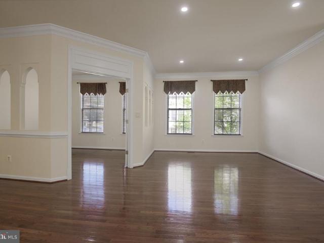 Townhouse for sale in Sterling