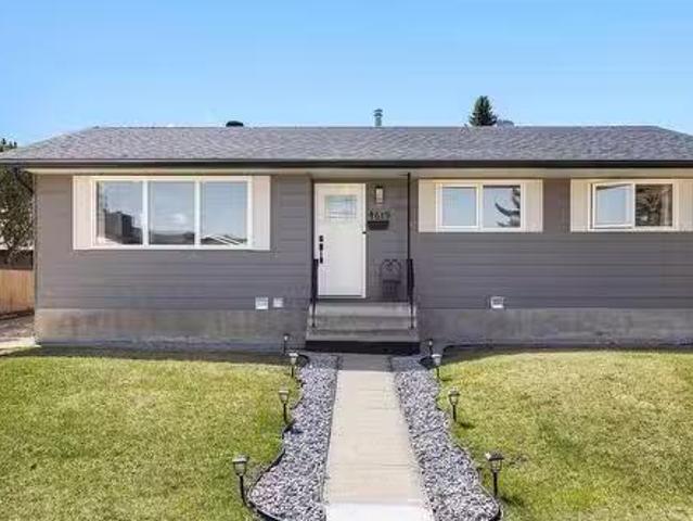 House for sale in Wedgewood, Alberta