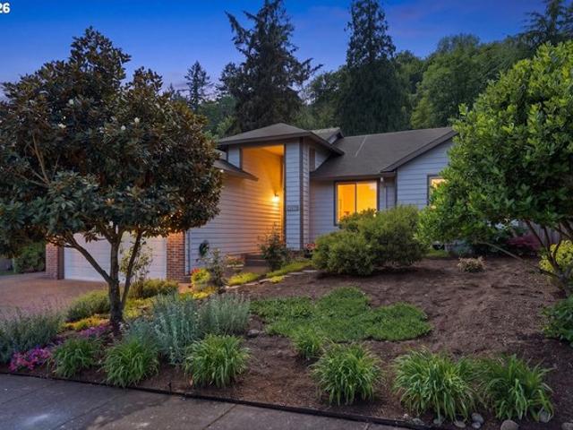 House for sale in Powell Butte Heights, Portland