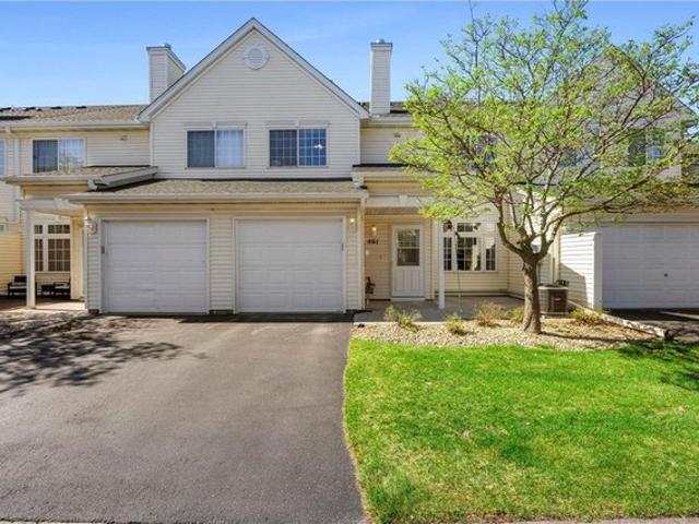 Townhouse for sale in Circle Pines, Minnesota