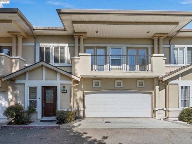 Townhouse for sale in Hayward, California