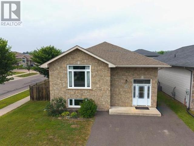 House for sale in Thunder Bay, Ontario