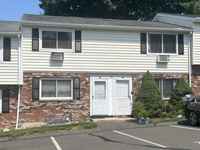 Townhouse for sale in Naugatuck, Connecticut