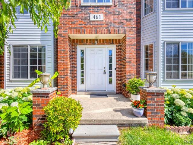 House for sale in Troy, Michigan