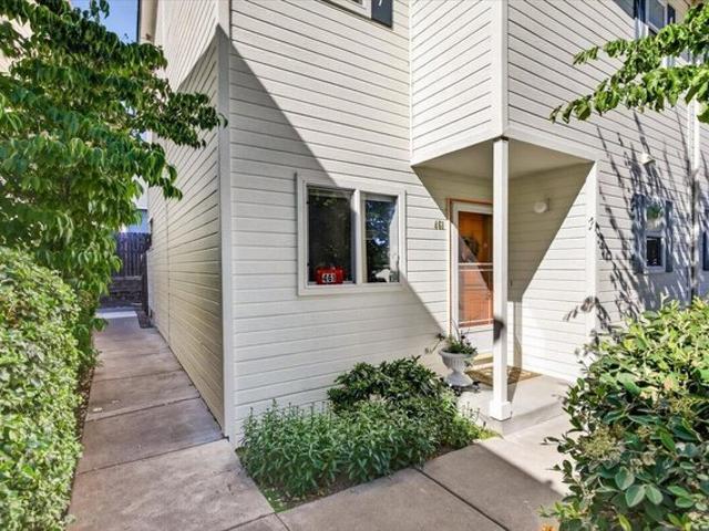 Townhouse for sale in Oregonia