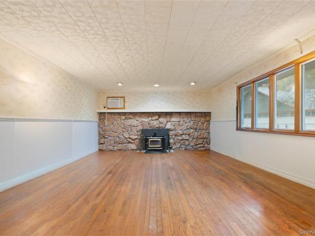 House for sale in Round Top, Town of Cairo