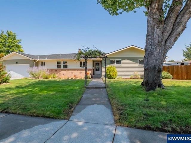 House for sale in Oregonia