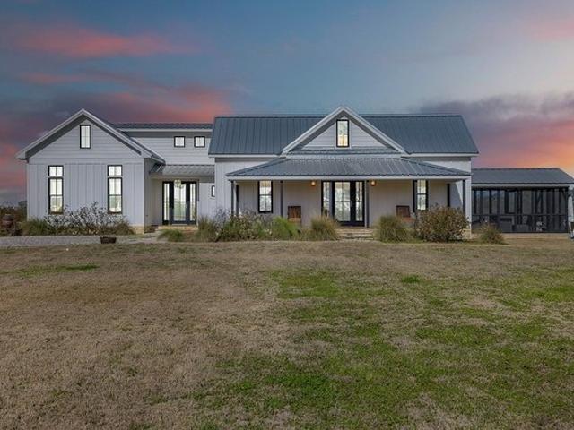 Farm for sale in Fayetteville, Texas