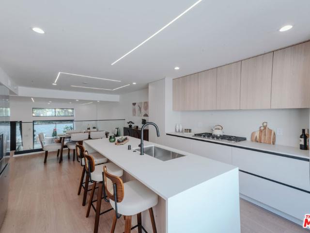 Condo for sale in Canoga Park, California