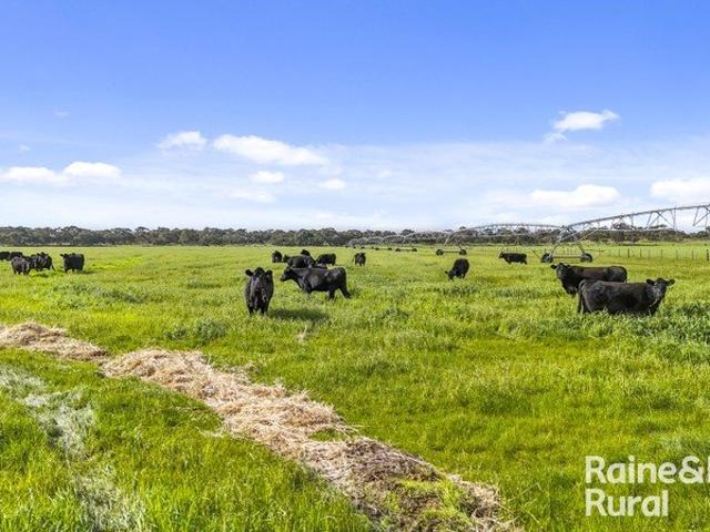 Acreage for sale in Blackford, South Australia