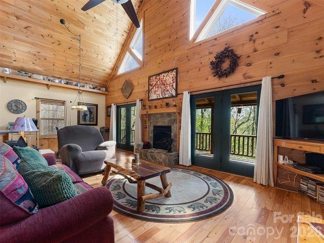 House for sale in Saluda, North Carolina