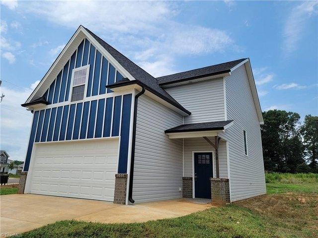 House for sale in Pfafftown, North Carolina