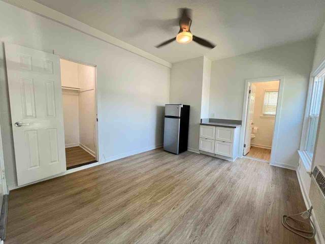 Apartment for rent in Canoga Park, California