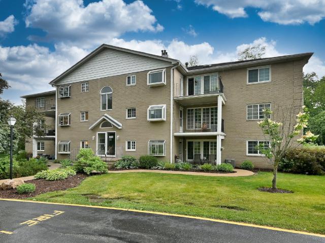 Condo for sale in Carol Stream, Illinois