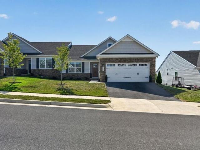 Townhouse for sale in Rockingham Court, Roanoke County