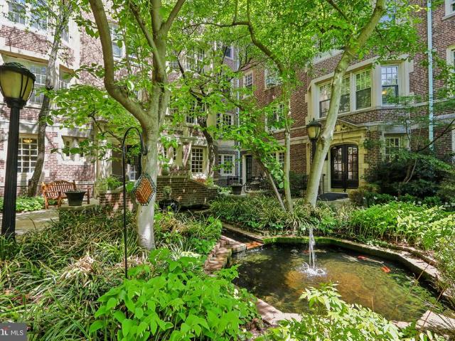 Condo for sale in Philadelphia, Pennsylvania