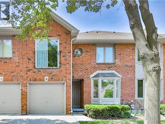 Townhouse for sale in Hurontario, Mississauga