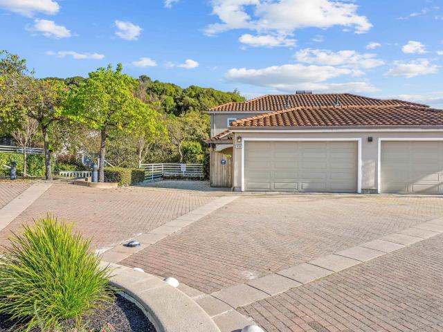 Townhouse for sale in Oakland, California