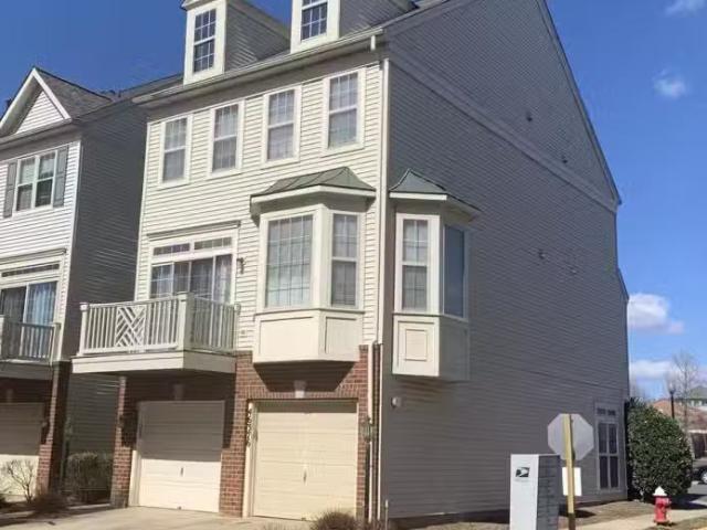 Condo for sale in Sterling