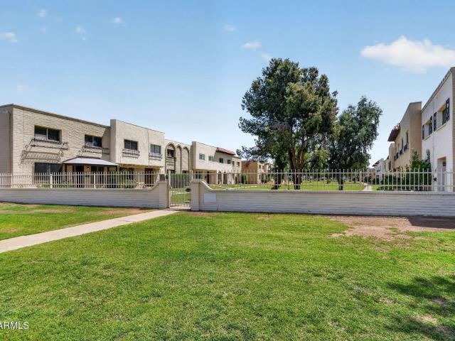 Townhouse for sale in Laveen, Arizona