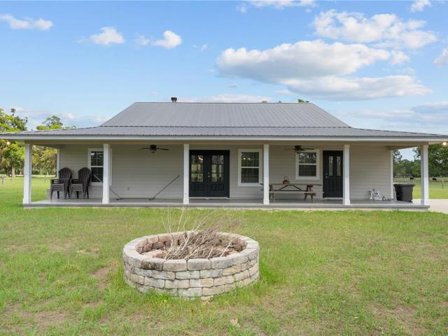 House for sale in Fort White, Florida