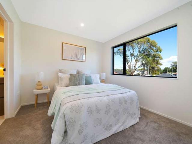 Townhouse for sale in New Lynn