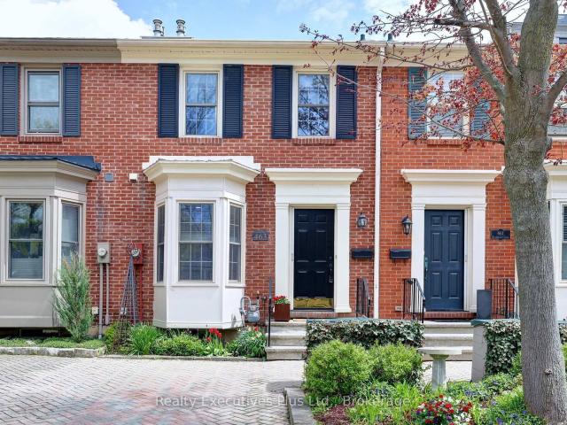 Townhouse for sale in Woburn, Ontario
