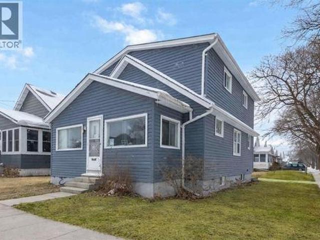 House for sale in Brights Grove, Ontario