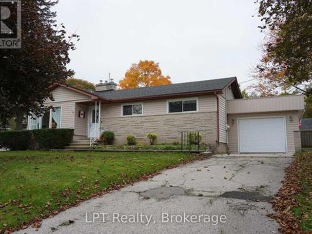 House for sale in Wiarton, Southwestern Ontario