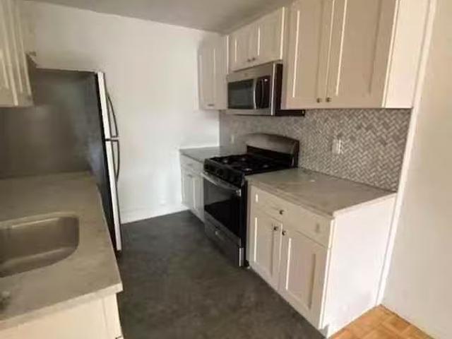 Condo for rent in Fort Lee