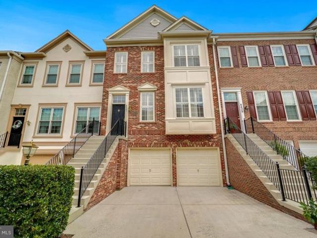 Townhouse for sale in Virginia