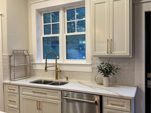 House for sale in Pine Lake