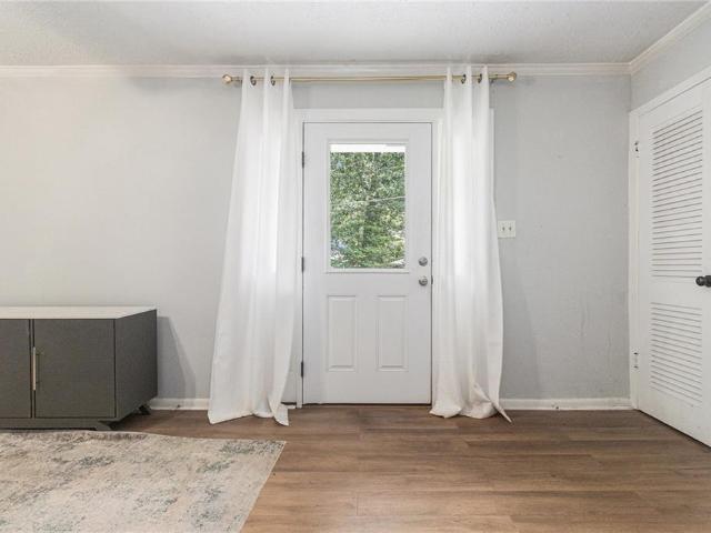 House for sale in Pine Lake