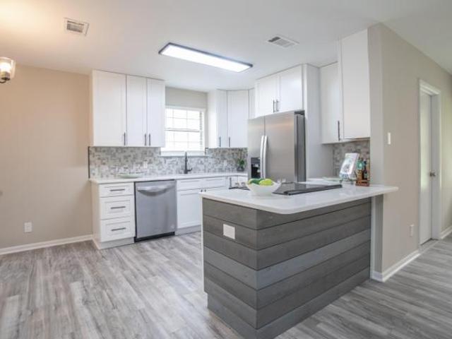 House for sale in Laurel Hill, Florida