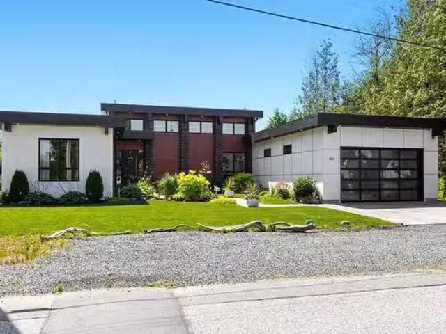 House for sale in Harrison Hot Springs, British Columbia