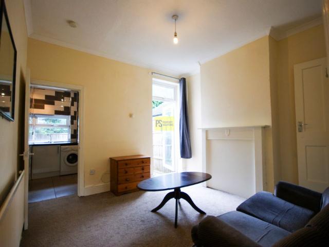 Room for rent in Harborne, West Midlands